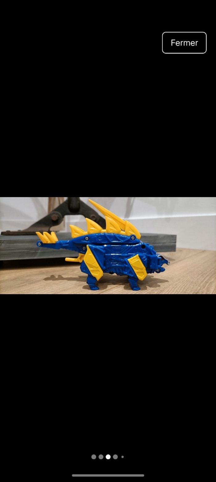 Power Rangers Dino Charge Stego Zord Bras avec Action Épée - photo numéro 3