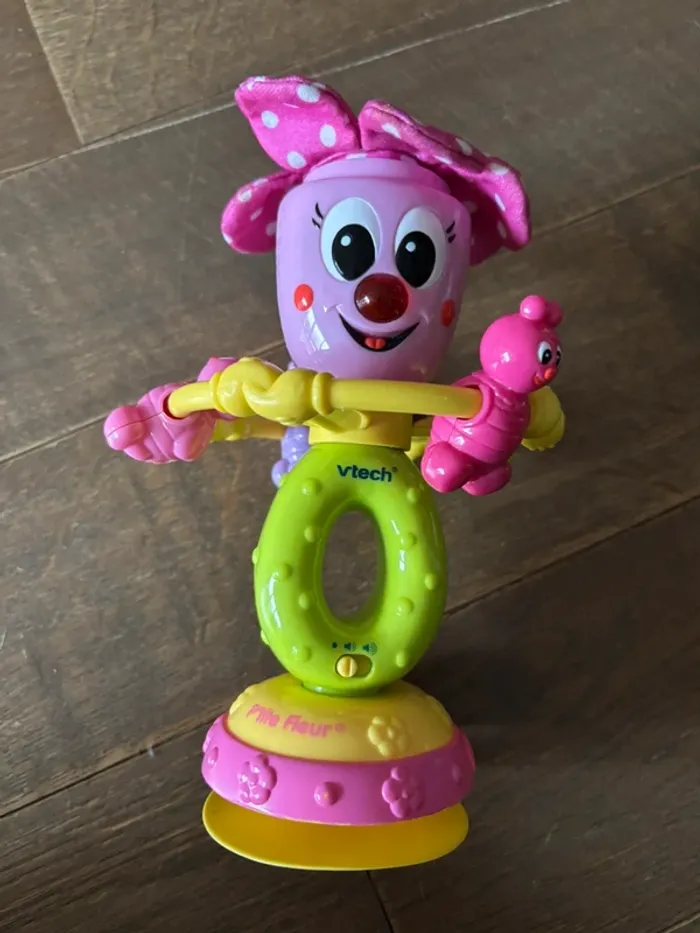 Fleur à ventouser vtech bon état