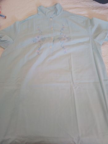 chemise de nuit bleu avec fleurs