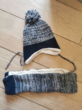 Ensemble bonnet écharpe 12/18 mois