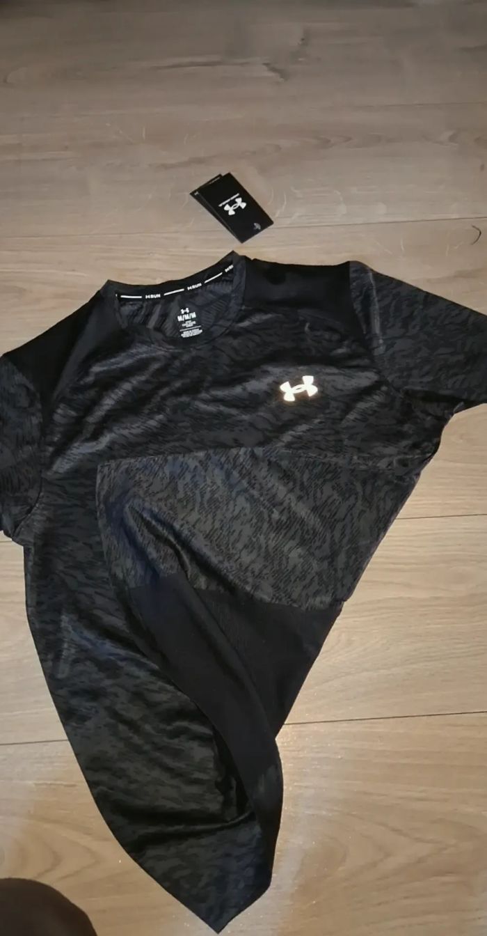 Haut under armour noir taille M - photo numéro 6