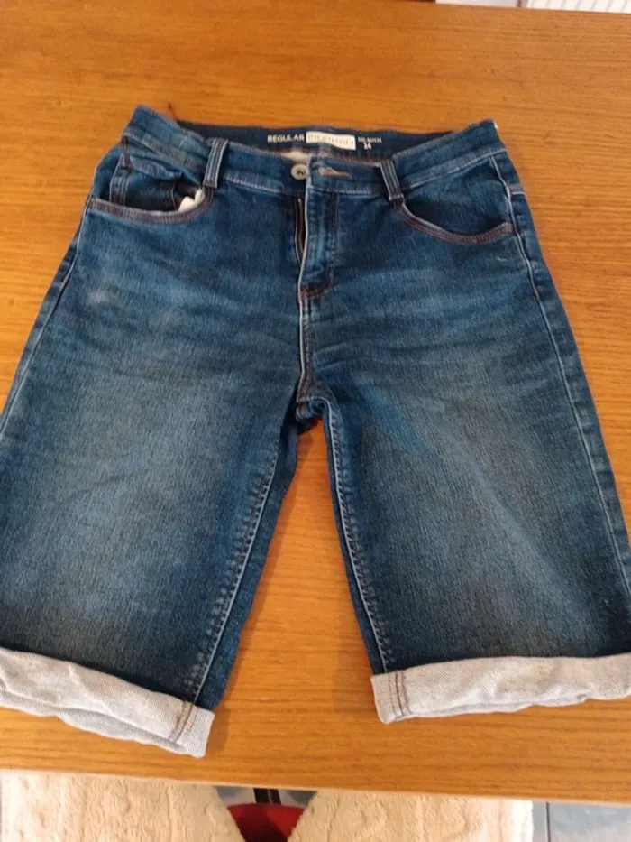 Short jeans