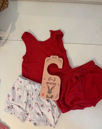 Ensemble bébé rouge et Cerises