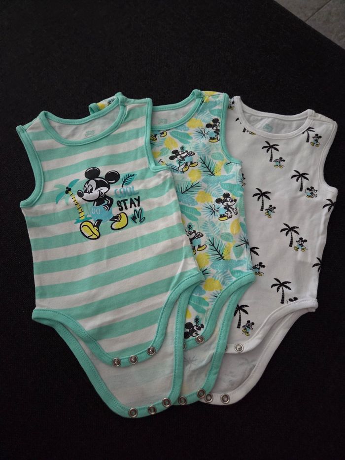 Lot 3 bodies sans manche