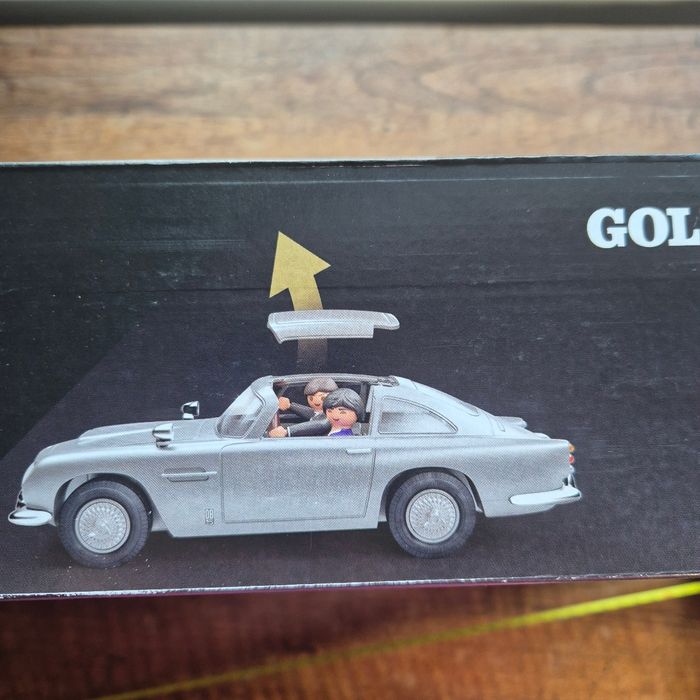 Voiture James Bond 007 Aston Martin DB5 Playmobil dans le film Goldfinger 1964 - photo numéro 7