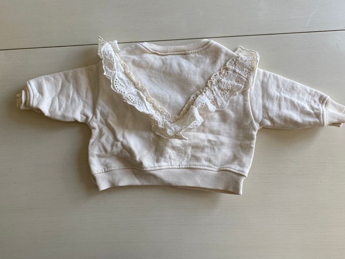 Pull dentelle Zara taille 6 mois - photo numéro 2