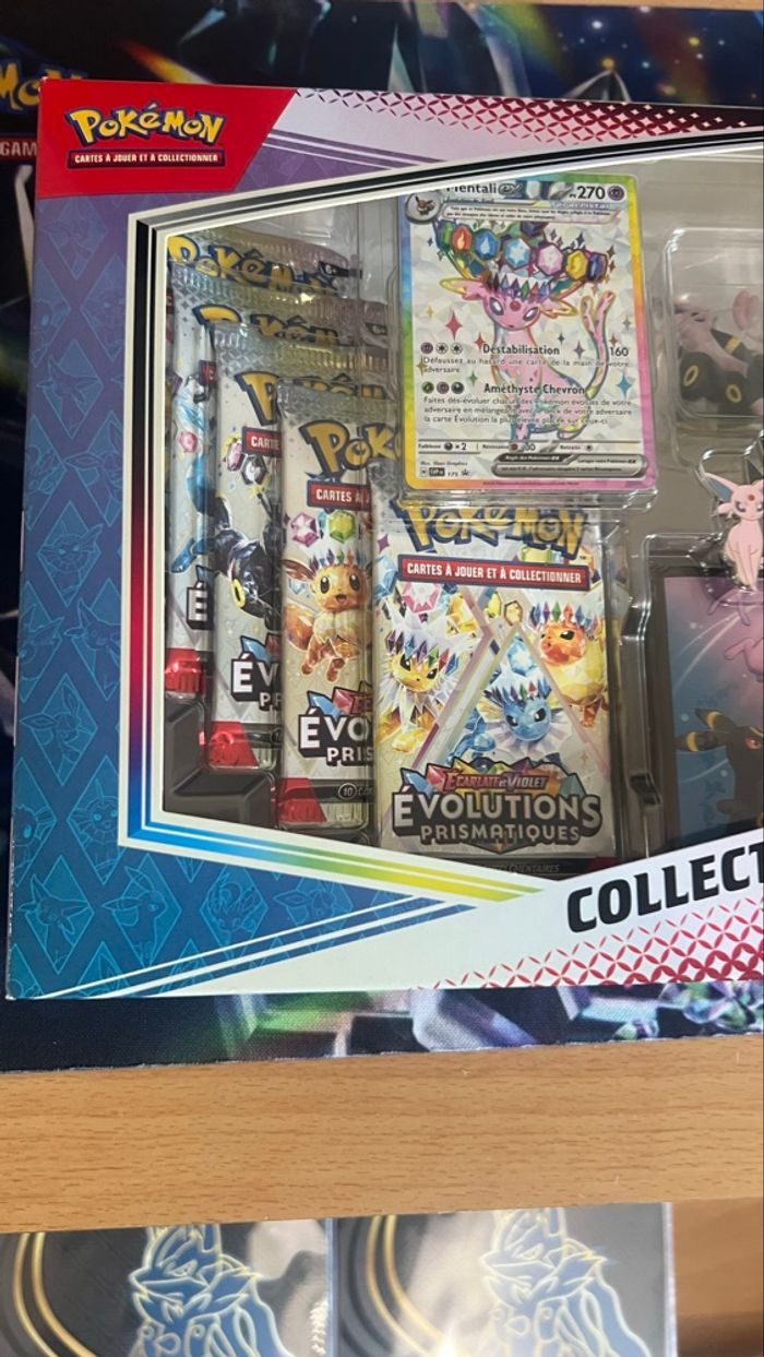 Coffret Pokémon collection prenium avec figurine 8.5 Evolution prismatique - photo numéro 2