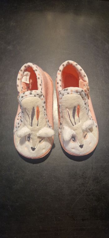 Chaussons taille 19