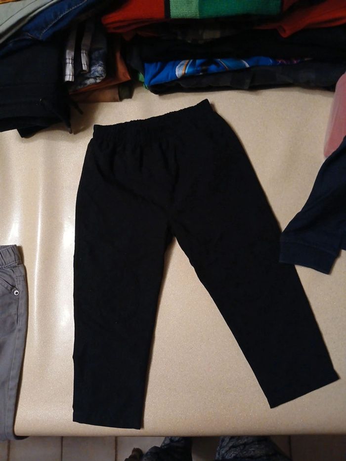 3 pantalons et 1 jean pour bébé - photo numéro 10