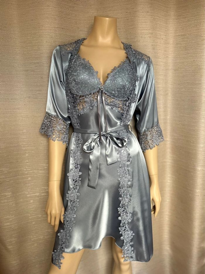Ensemble peignoir nuisette satin - photo numéro 2