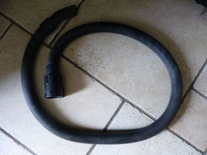 tuyau aspirateur piece flexible noir petit electromenager TBE
