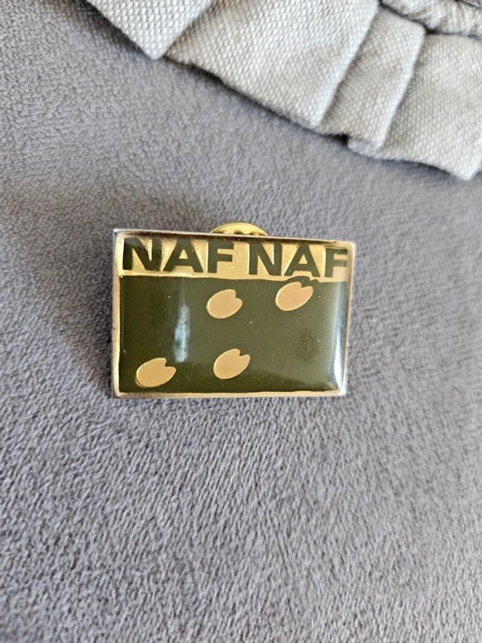 Broche pin's Naf Naf