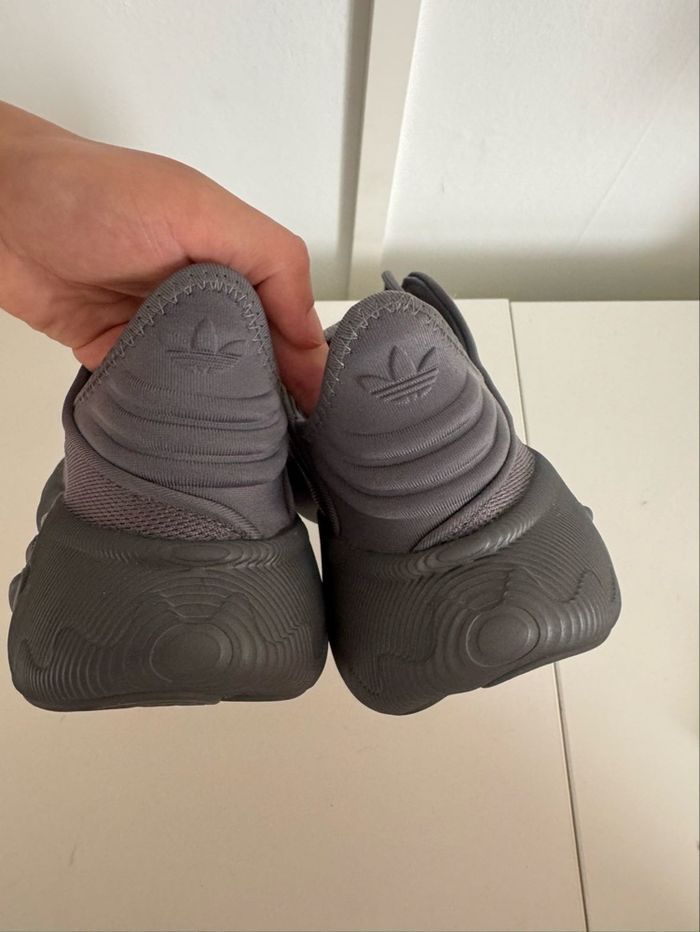 Basket Adidas gris - photo numéro 3