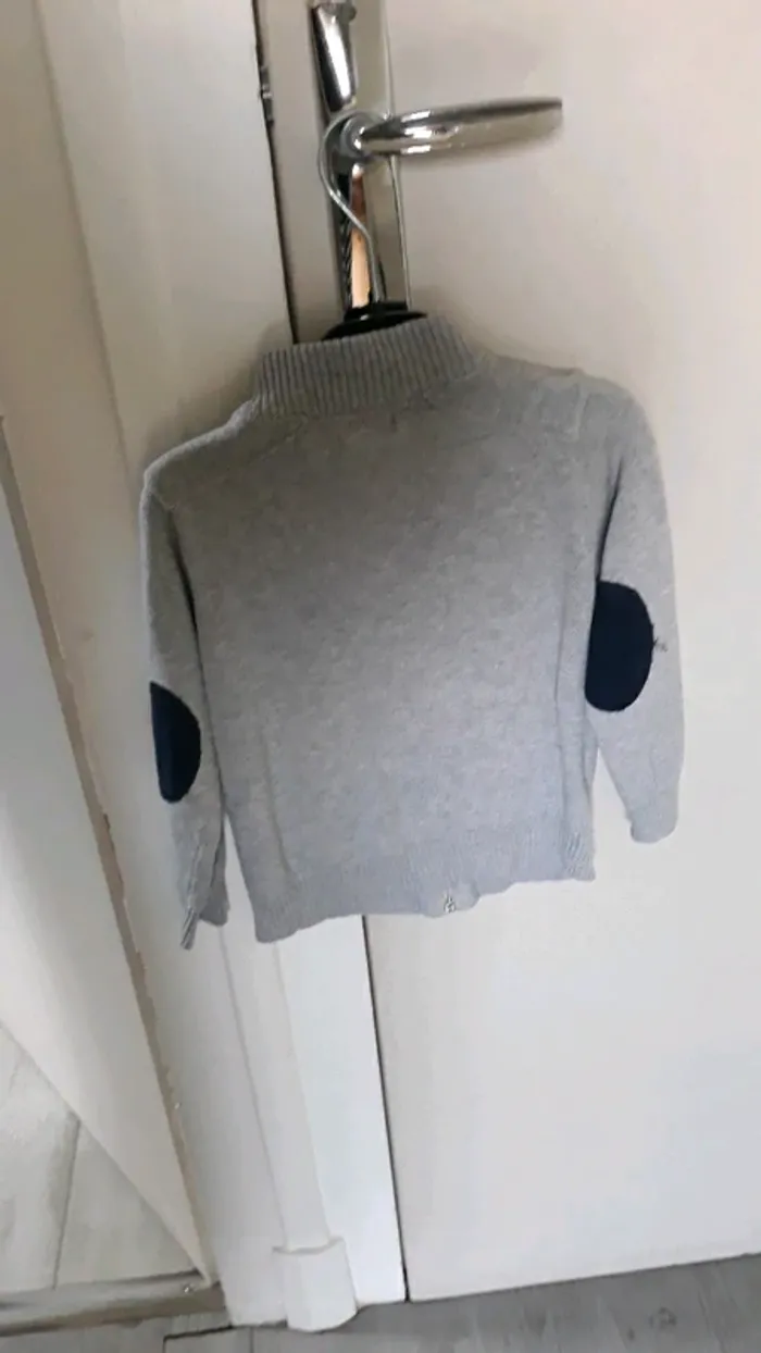 Gilet gris garçon 2ans - photo numéro 3