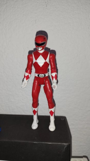 Figurine articulée Power Rangers Rouge Ranger figure red hasbro