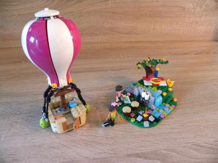 LEGO Friends - la montgolfière d'heartlake city 41097