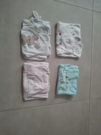 Lot de 4 pyjamas 12 mois