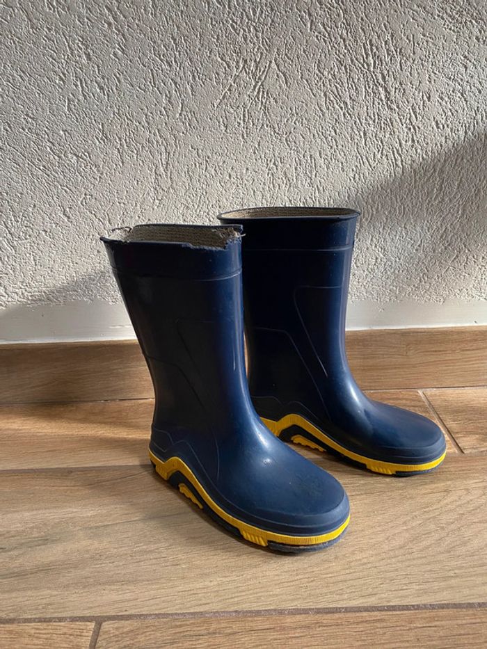 Paire de bottes 28 / 29 offertes - photo numéro 2