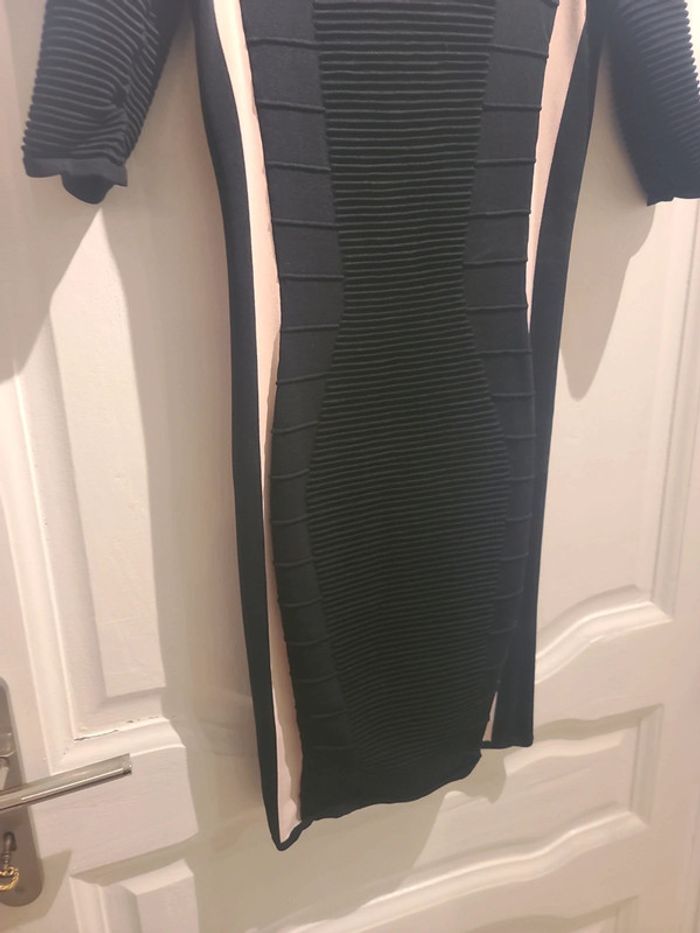 Petite robe noire - photo numéro 3