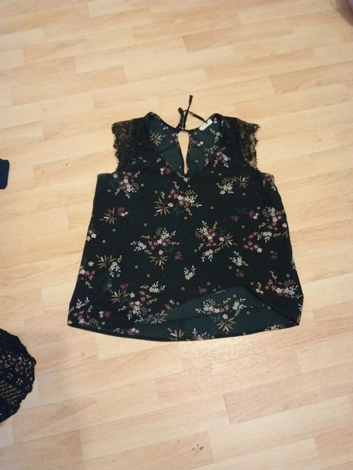 Haut motifs fleurs