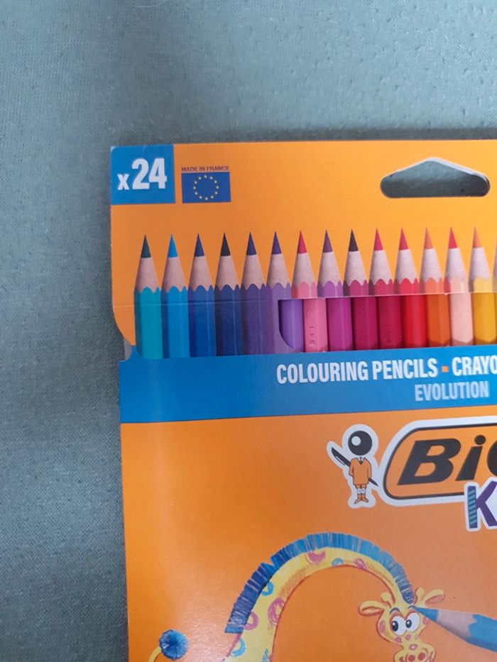 24 crayons de couleurs bic évolution - photo numéro 2