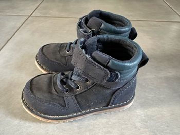 Chaussures et chaussons pointure 24 - photo numéro 4
