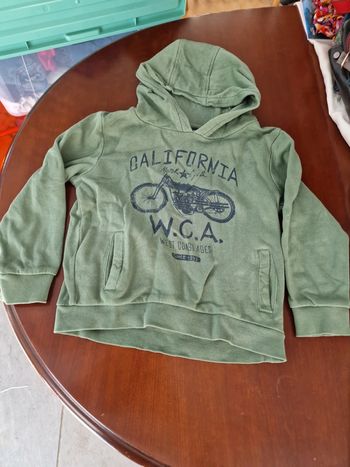 Sweat à capuche garçon _ moto _ taille 6 ans Kiabi