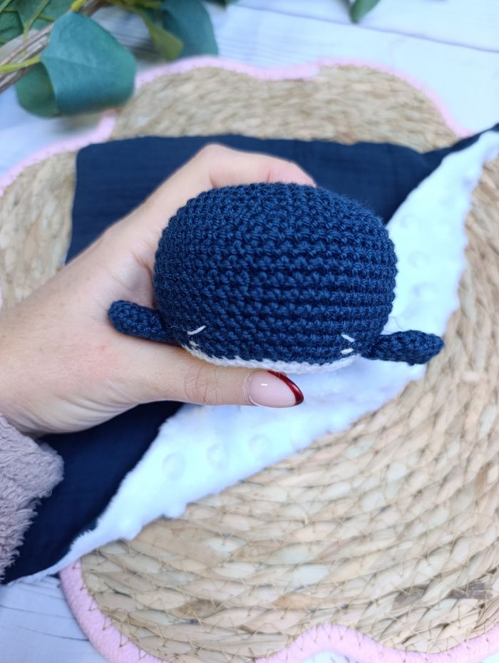 Doudou baleine personnalisé - photo numéro 2