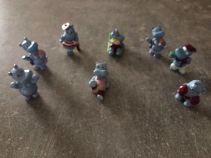 Figurines
