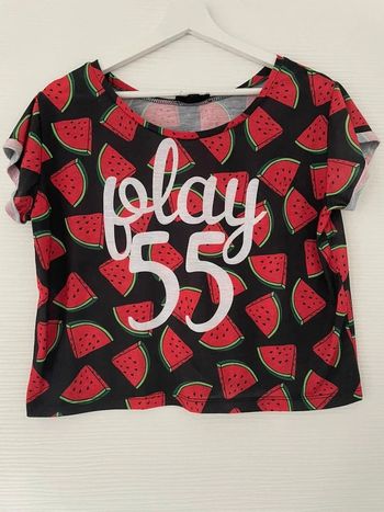 Haut t-shirt crop top noir et rouge à motifs imprimés pastèque écriture à manches courtes col rond