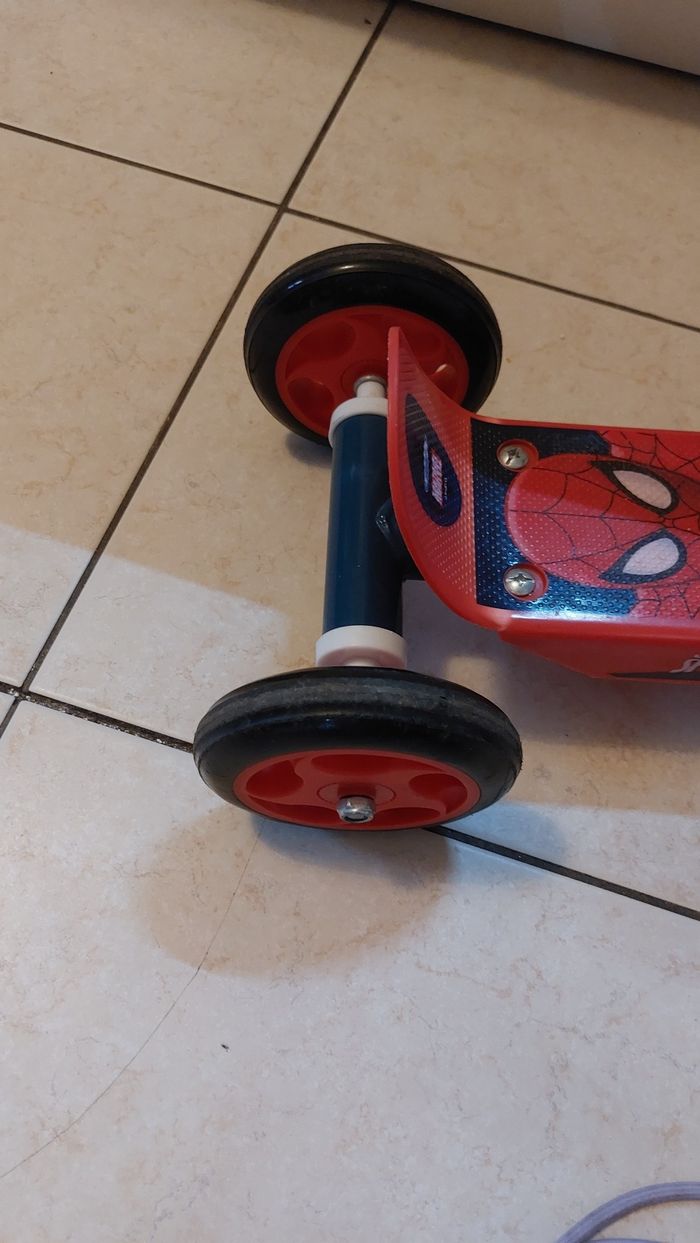 Trottinette spiderman - photo numéro 9
