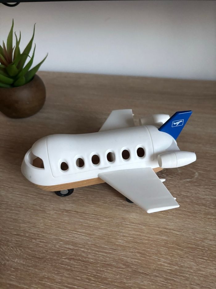 Jouet avion de voyageur en bois brio