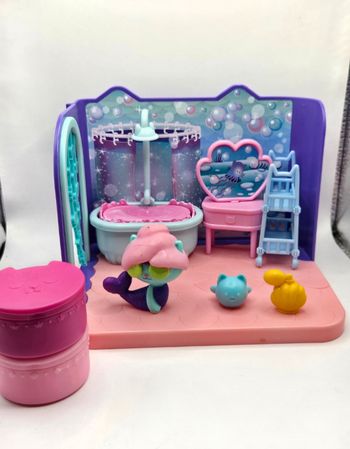 La salle de bain de Marine gabby et la Maison Magique 
