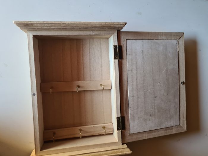 Boîte à clés. En bois. 26 x 20 cm . - photo numéro 3