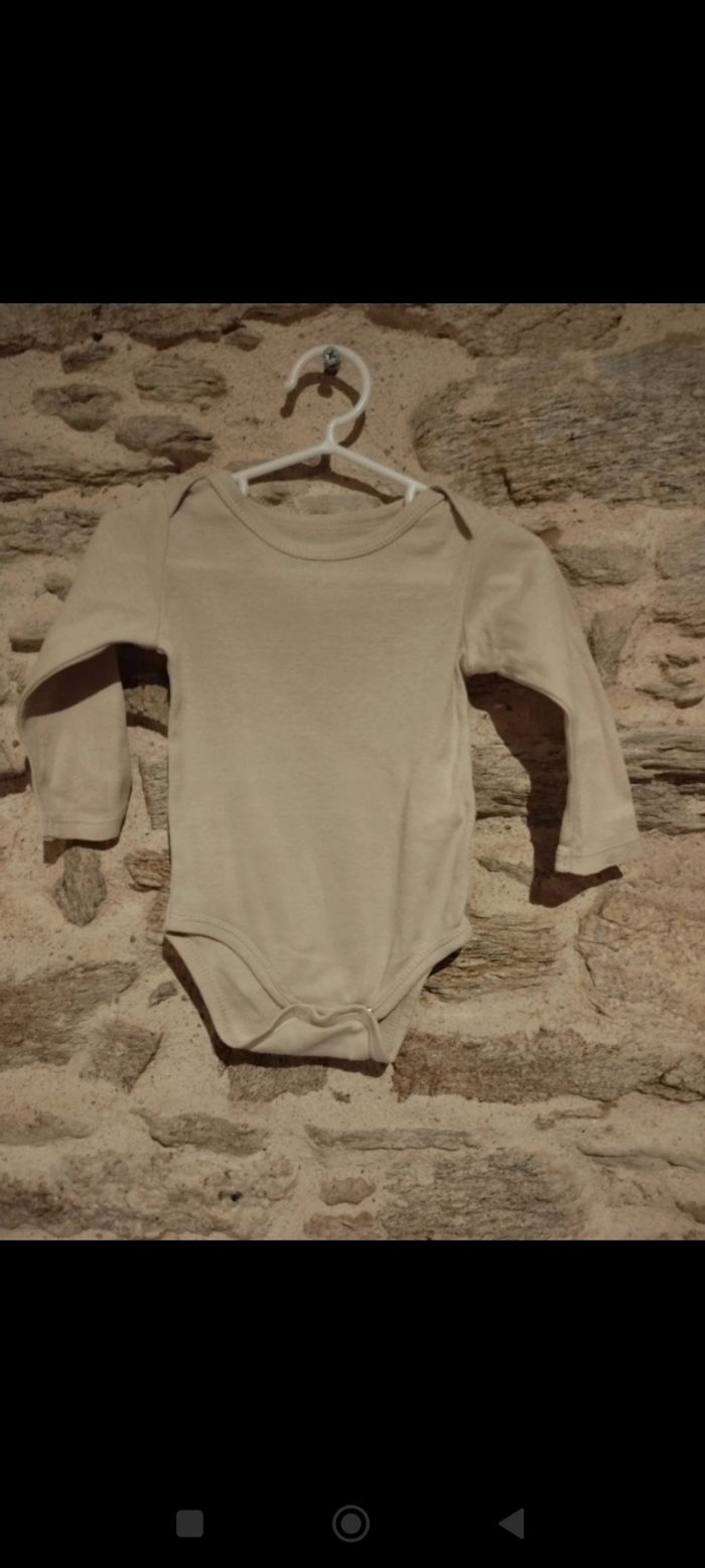 Lot 2 bodies manches longues, taille 6 mois, collection 2025 - photo numéro 3