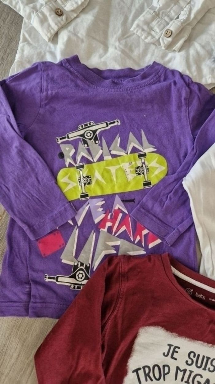 Lot 3 tee-shirt manche longue et 2 pantalons, taille 4 ans - photo numéro 4