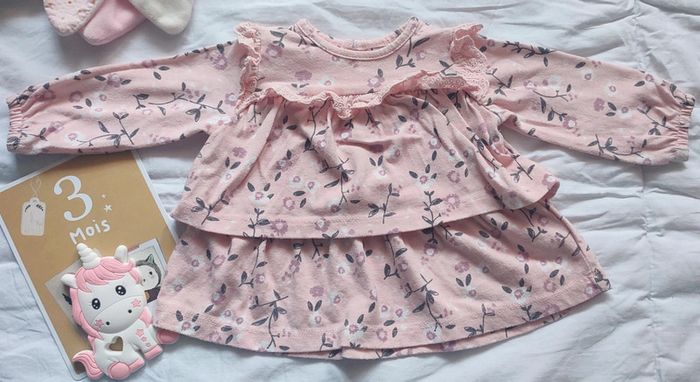 T-shirt manches longues bébé fille 3 mois - photo numéro 2