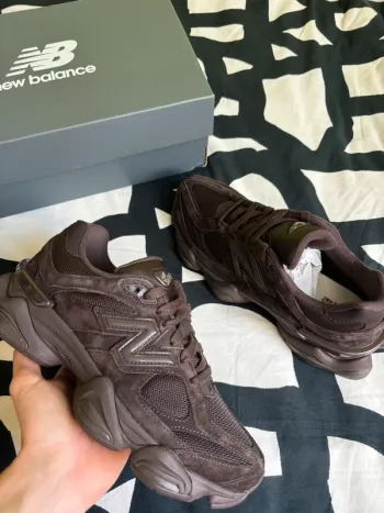New Balance 9060 Marron • Taille 40,5