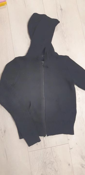 Gilet femme noir à fermeture éclair + capuche