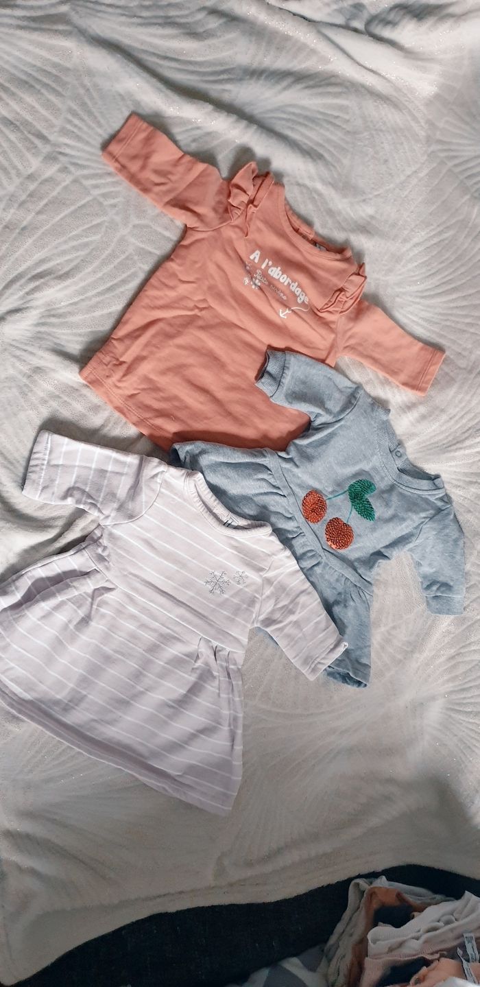 Lot vêtements 3mois fille - photo numéro 6
