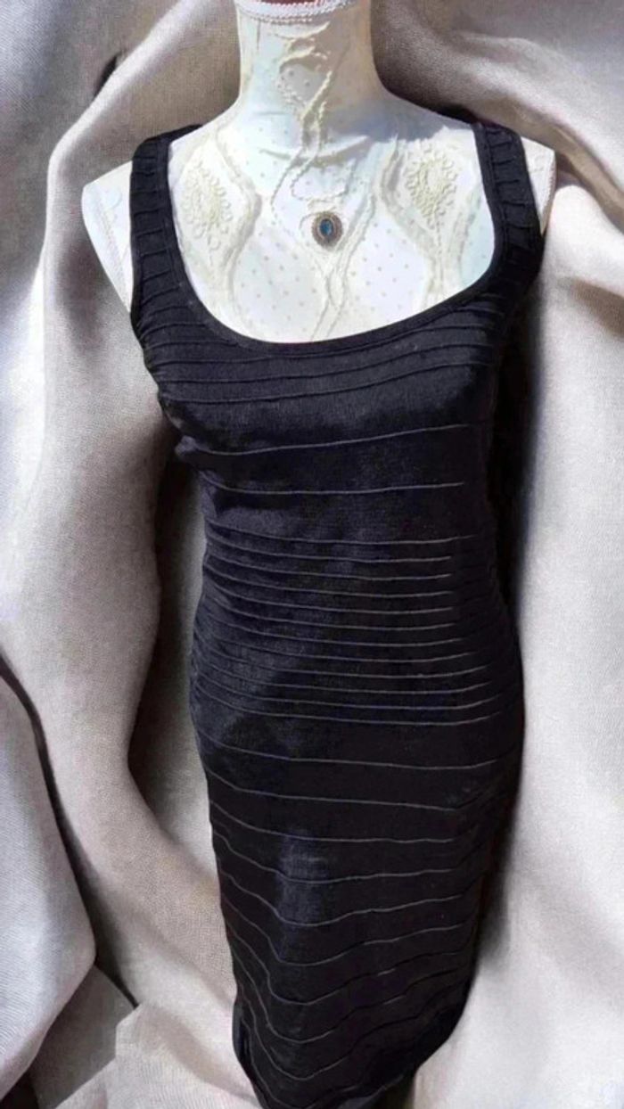 Robe noir sans manche 38