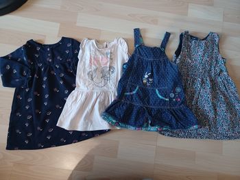 Lot 4 robes