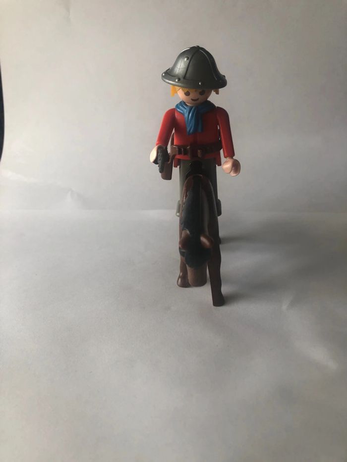 Figurine Playmobil + cheval - photo numéro 2