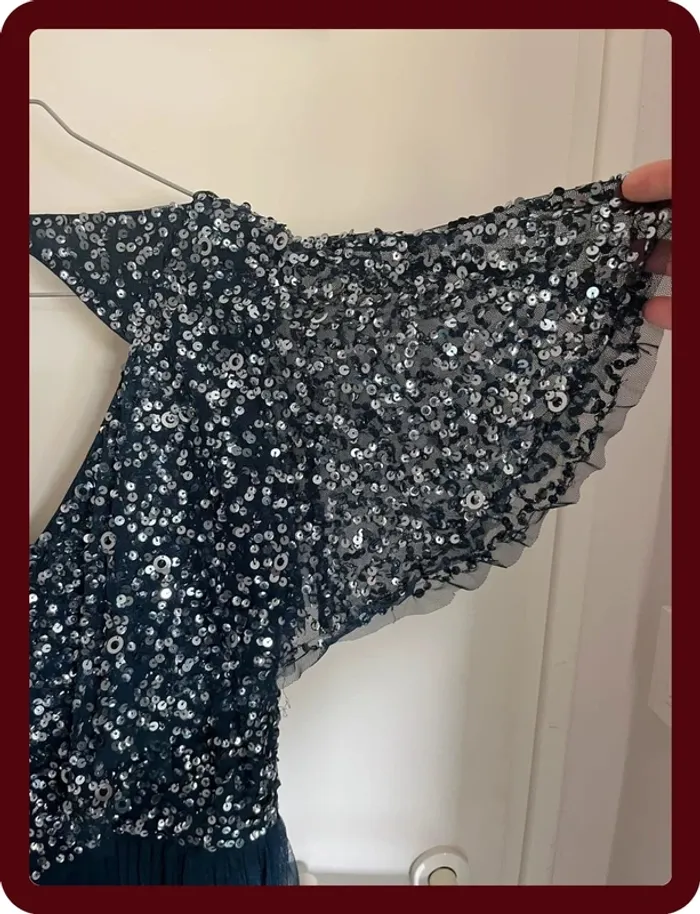 Jolie robe à sequins - photo numéro 3