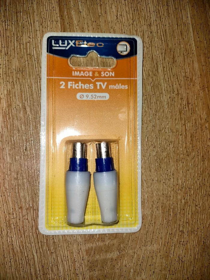 Lot fiche tv et antenne neuf - photo numéro 2