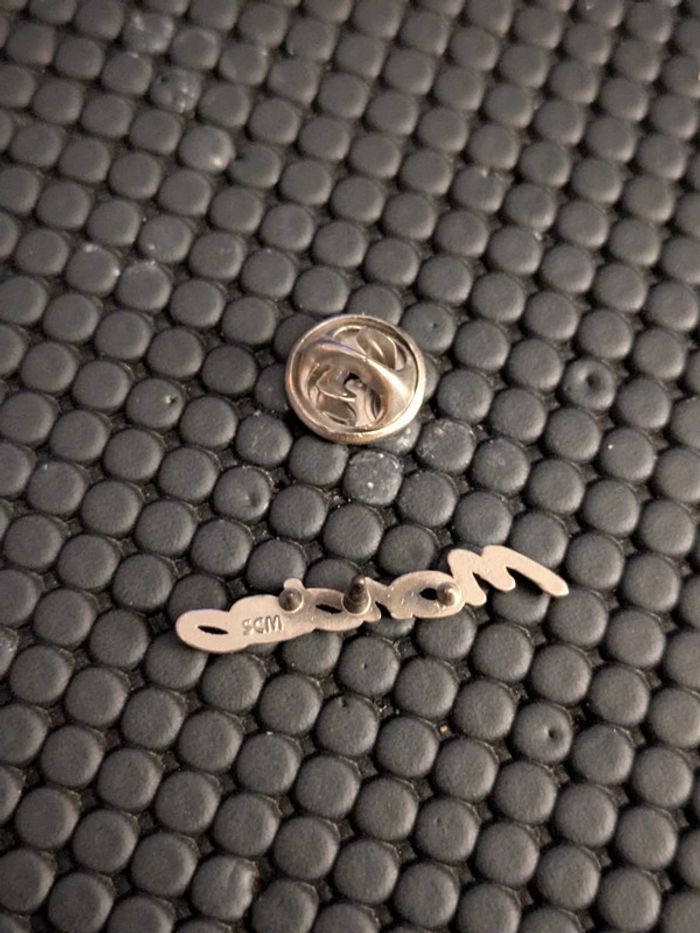 Pin's logo Ford Mondeo - photo numéro 2