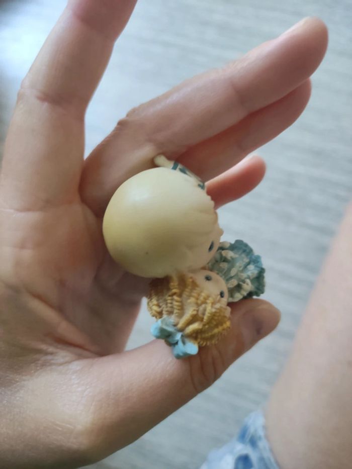 Figurine sujet bébé poupée garçon - photo numéro 7