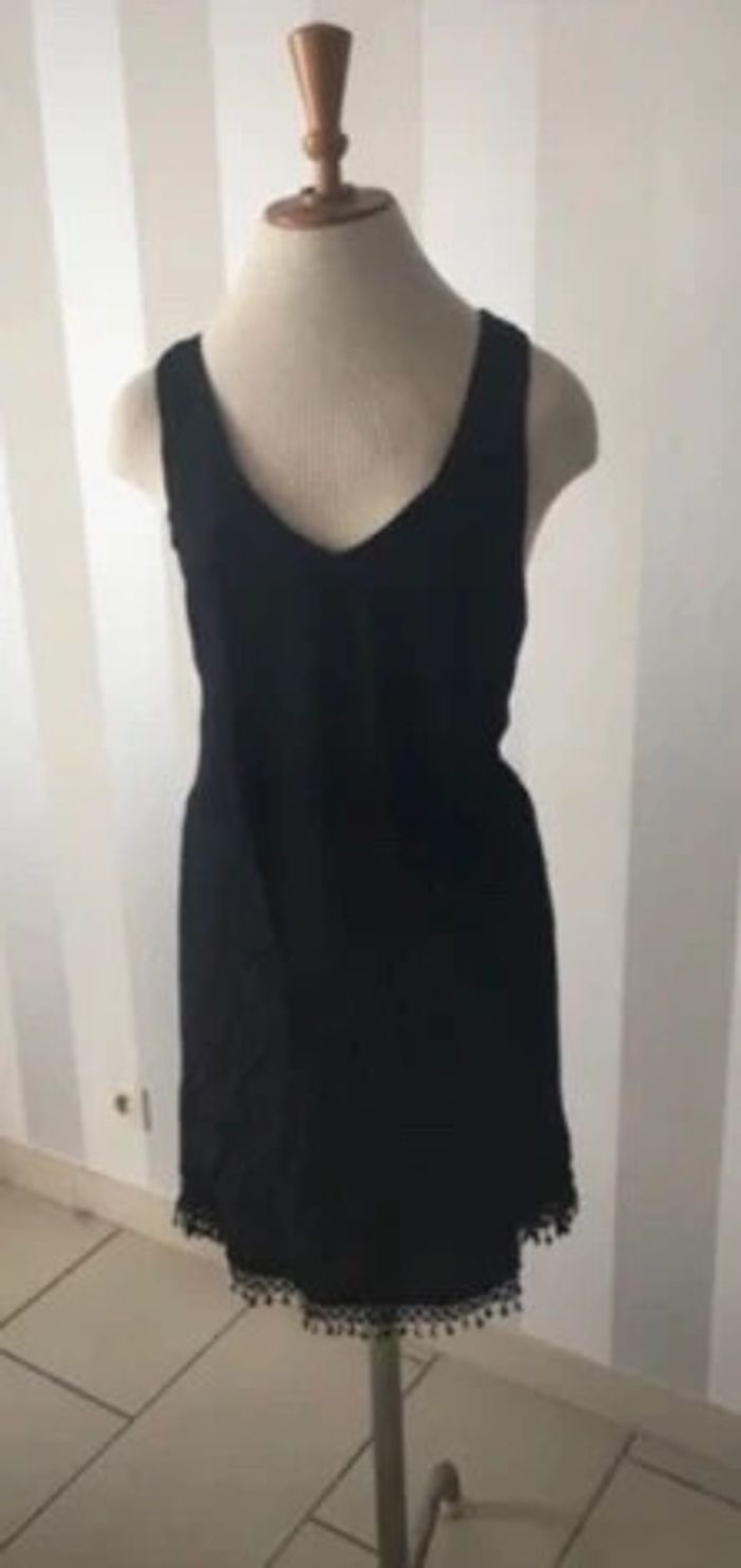 Jolie robe noir taille 36 - photo numéro 3