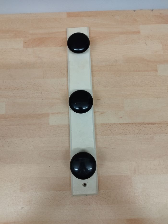 Porte-manteau en bois 3 patères longueur 42 cm - photo numéro 2