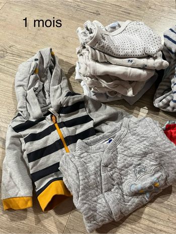 Lot vêtements 1 mois / naissance